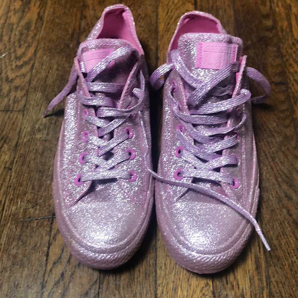 Converse low top pink glitter sneakers